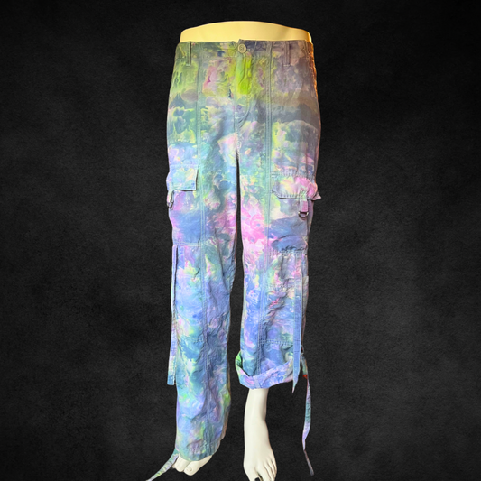 Medium tie dye cargo style capris